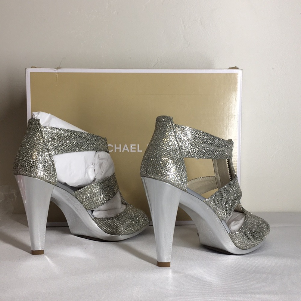 MICHAEL Michael Kors
Berkley T-Strap Dress Sandals - Picture 5 of 8